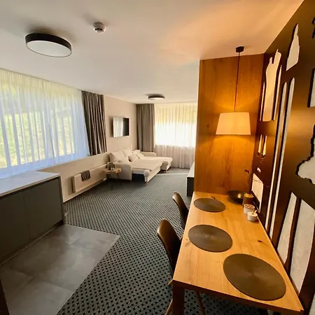 Alpina 27 In Out Free Parking *