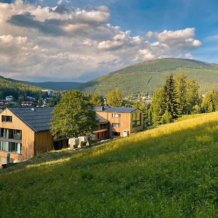 Alpina 27 In Out Free Parking Apartment